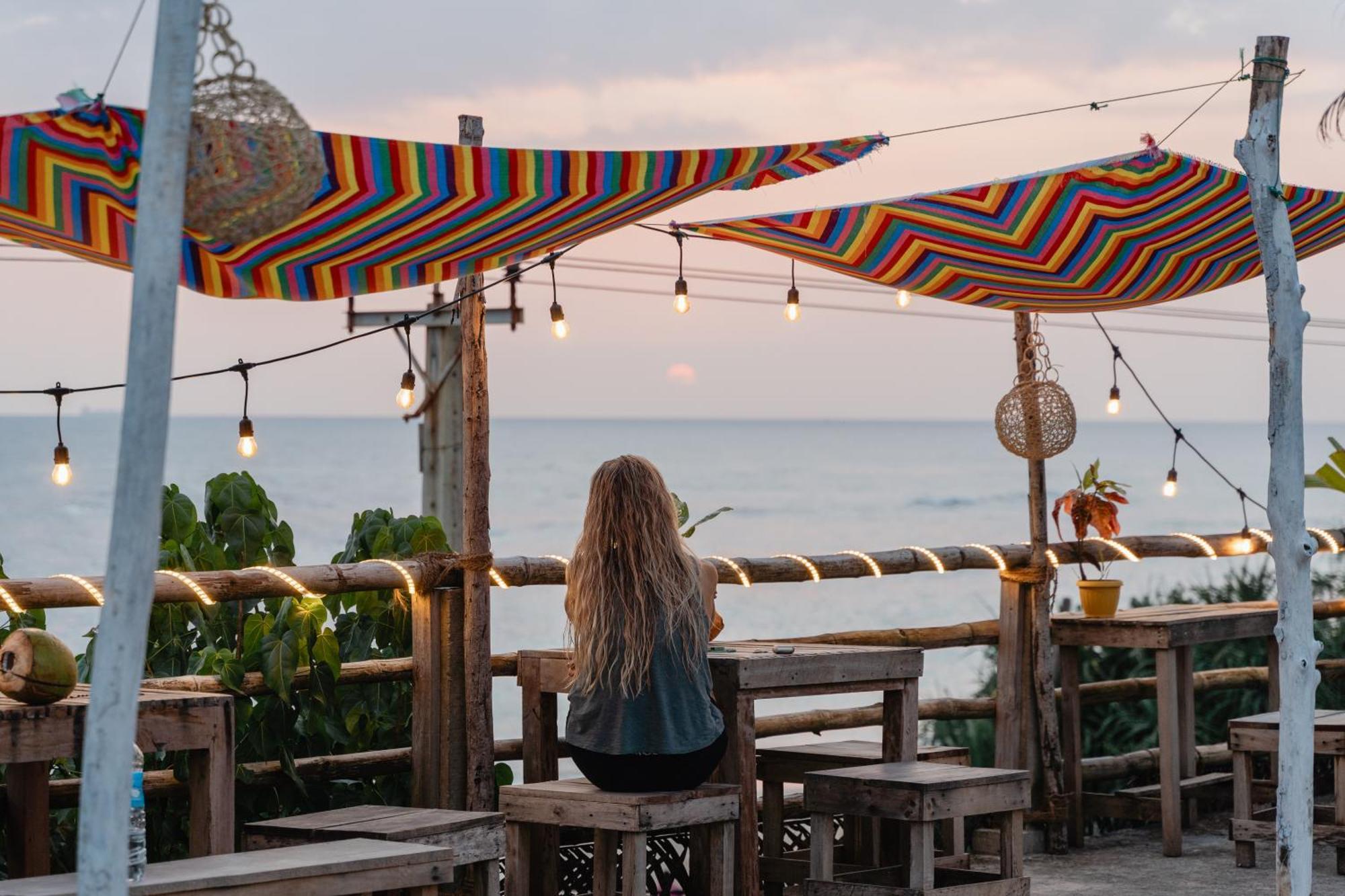 Albergue Gaia Ocean Surf Yoga Ahangama Exterior foto