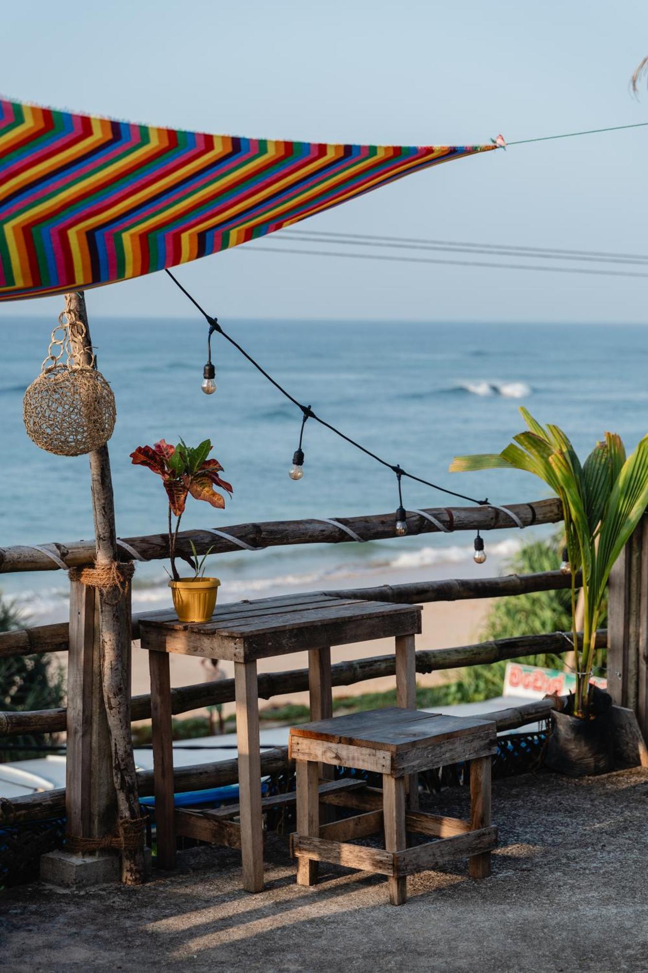 Albergue Gaia Ocean Surf Yoga Ahangama Exterior foto