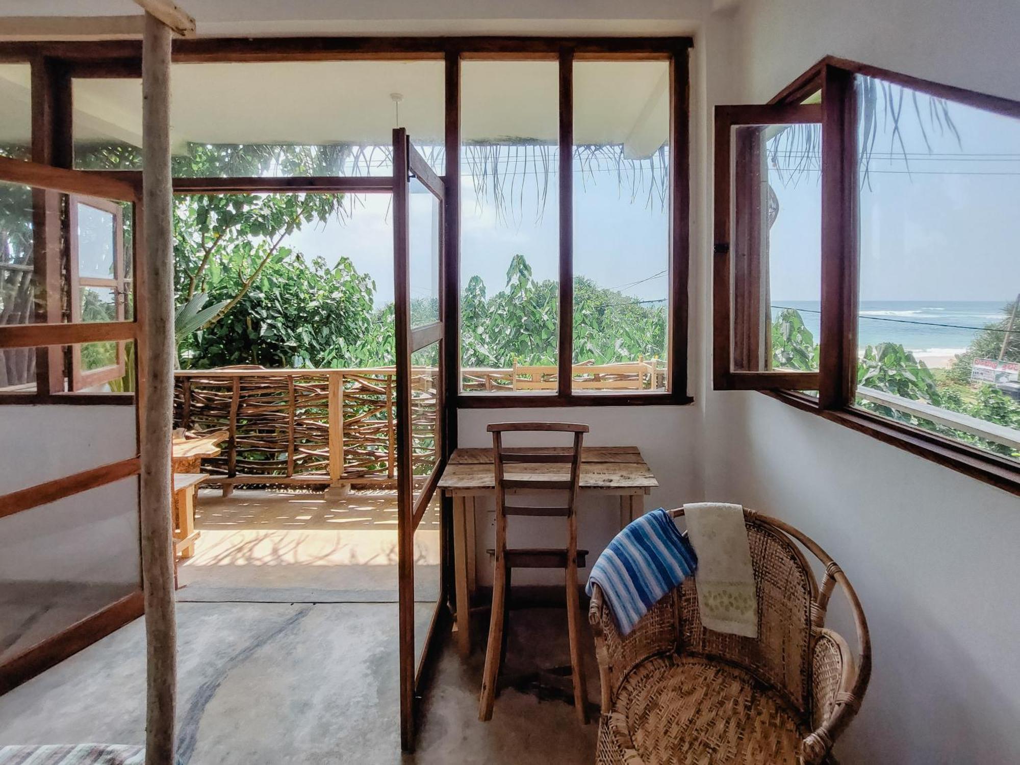 Albergue Gaia Ocean Surf Yoga Ahangama Exterior foto
