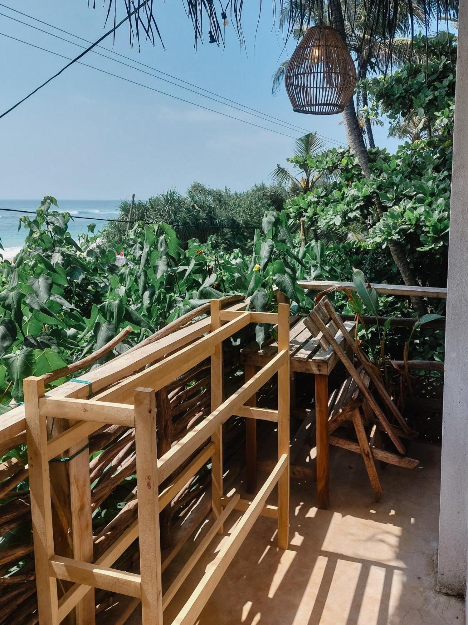 Albergue Gaia Ocean Surf Yoga Ahangama Exterior foto