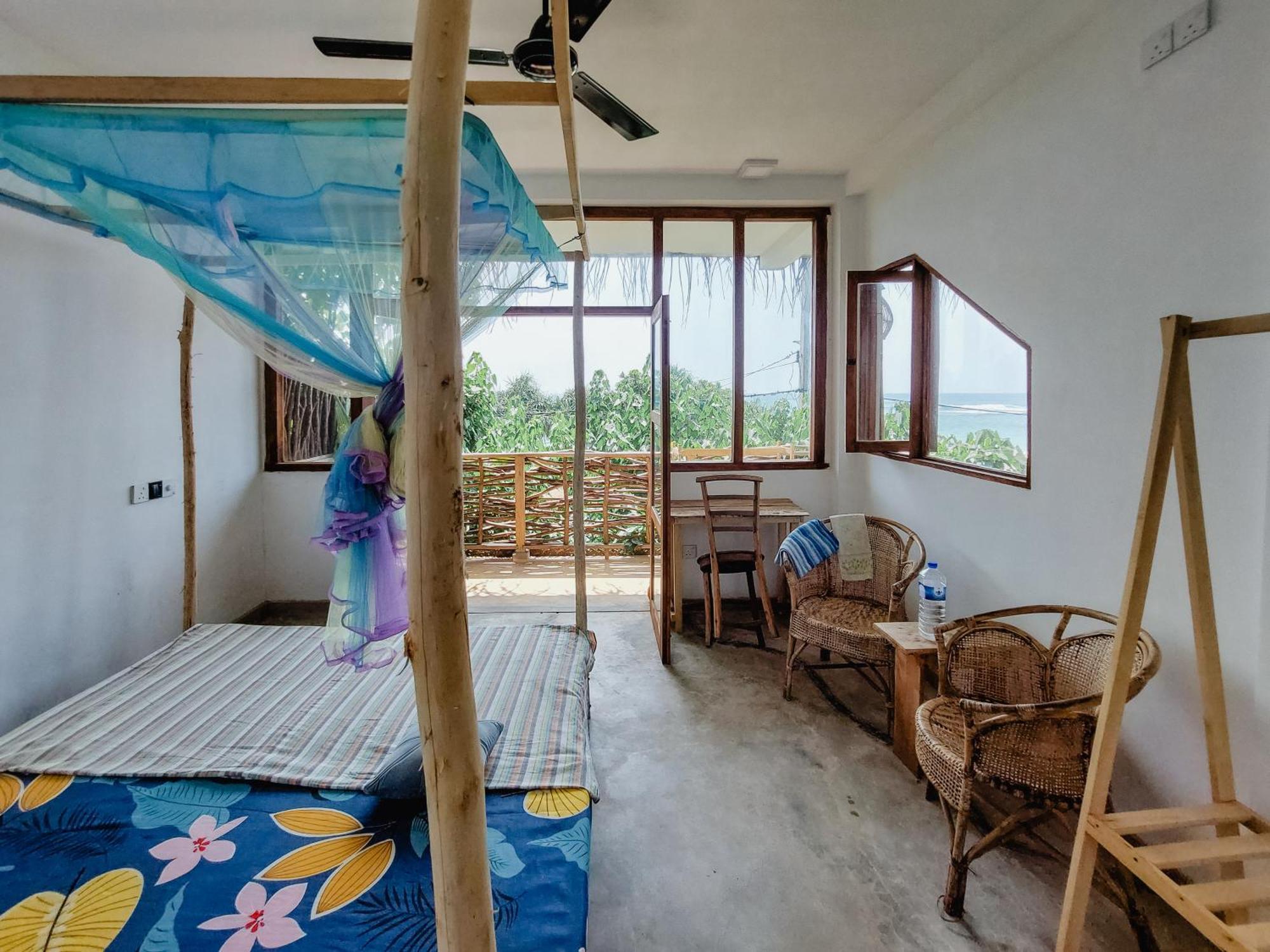 Albergue Gaia Ocean Surf Yoga Ahangama Exterior foto