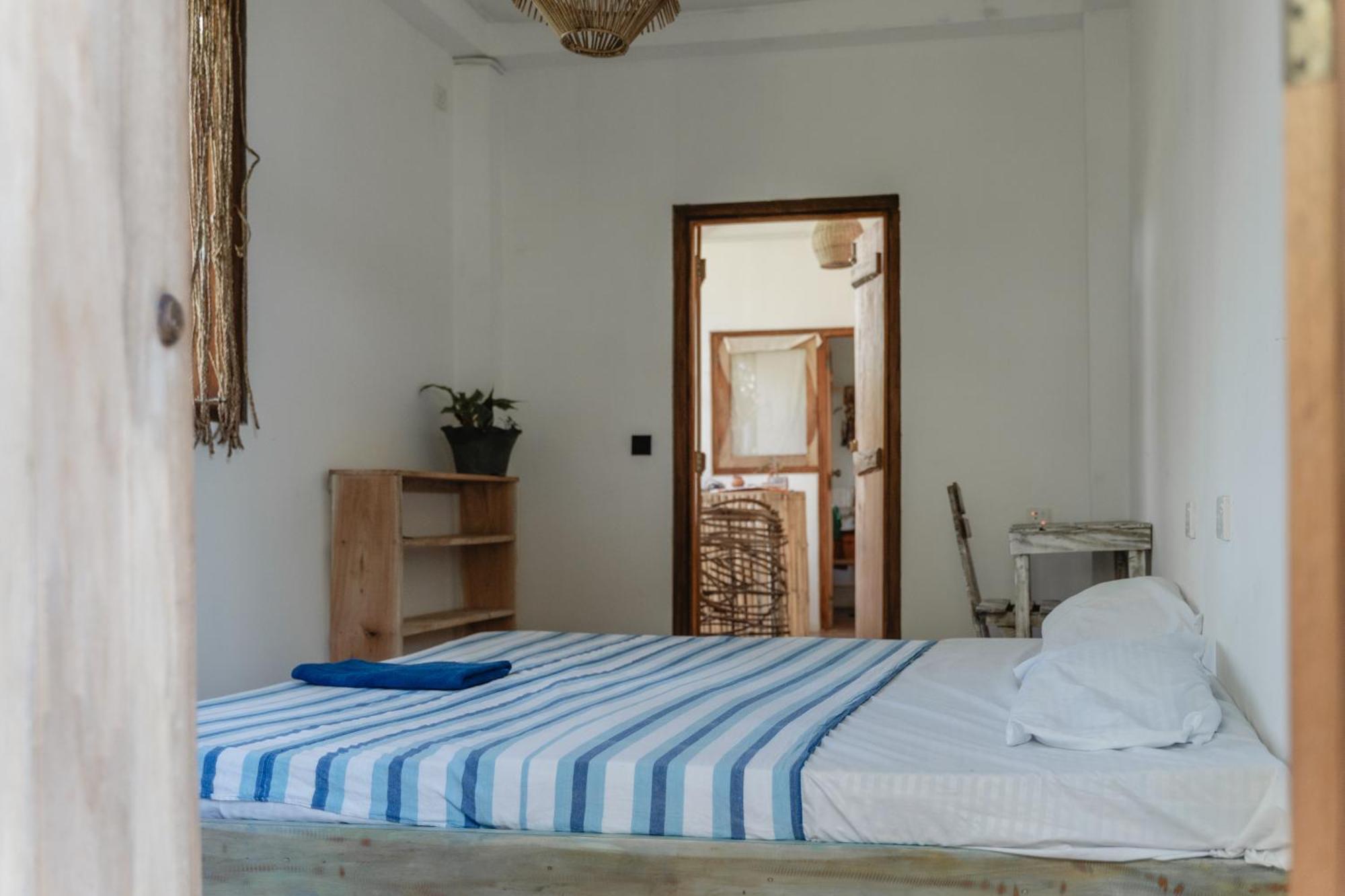 Albergue Gaia Ocean Surf Yoga Ahangama Exterior foto