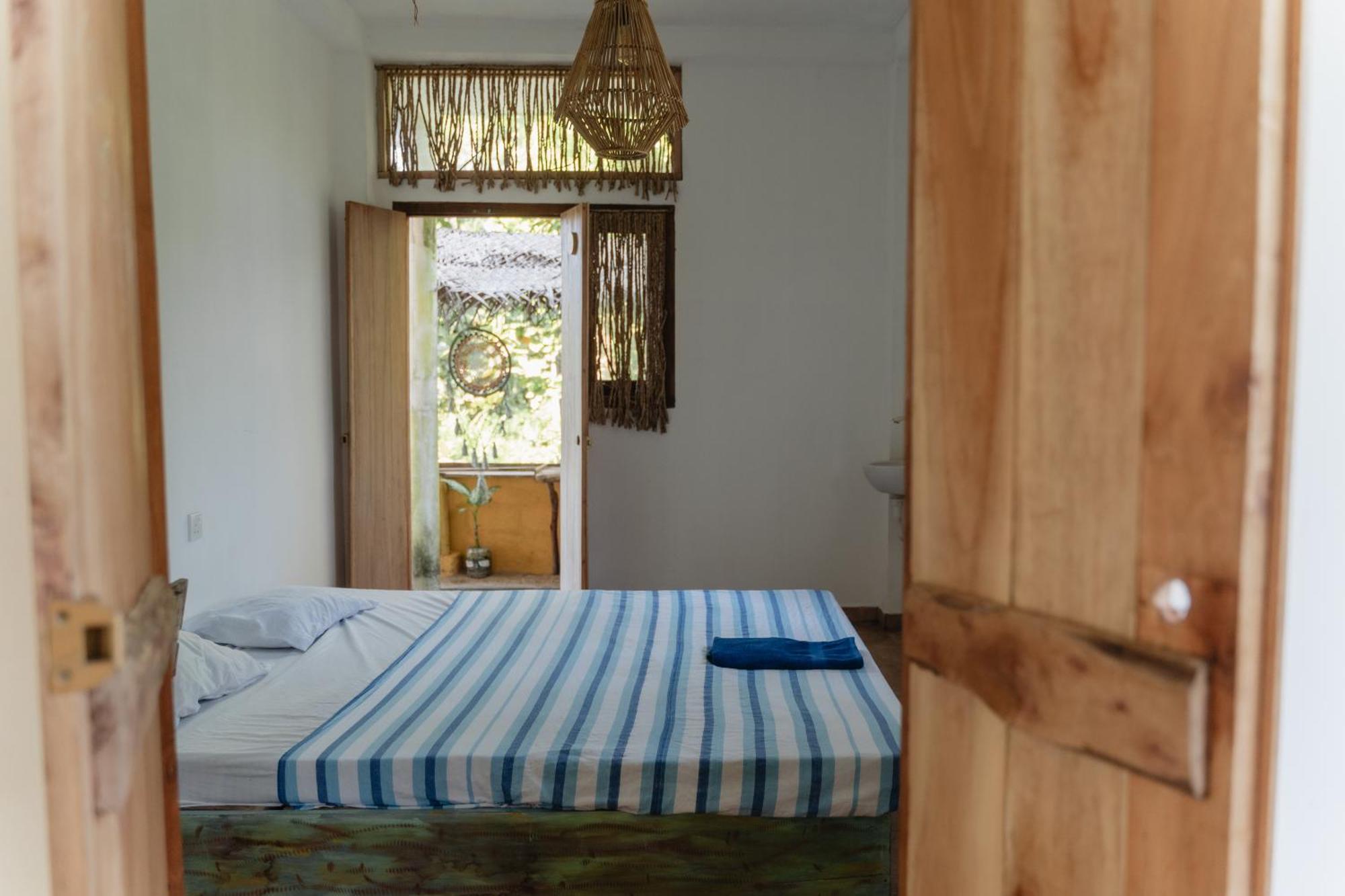 Albergue Gaia Ocean Surf Yoga Ahangama Exterior foto