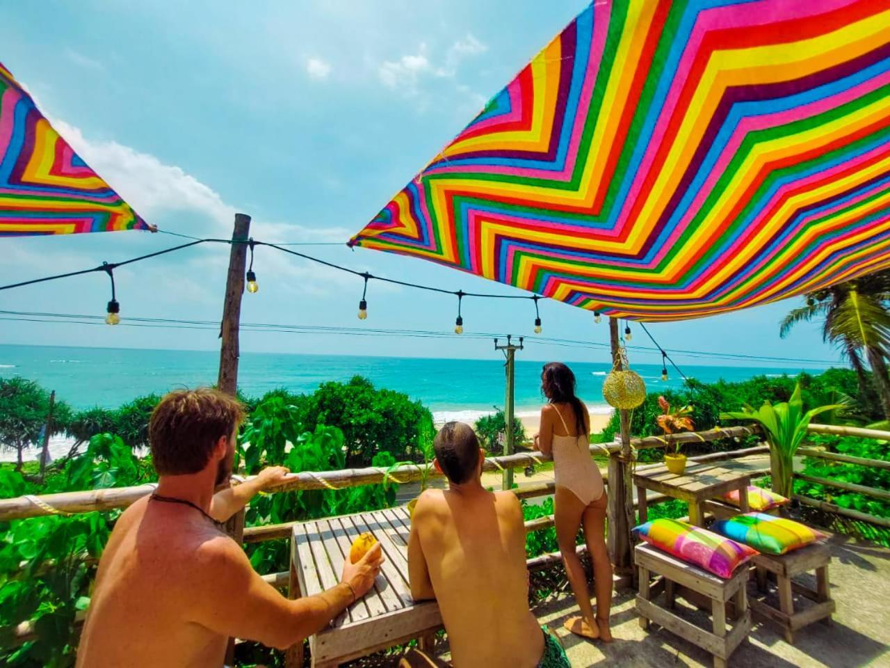 Albergue Gaia Ocean Surf Yoga Ahangama Exterior foto