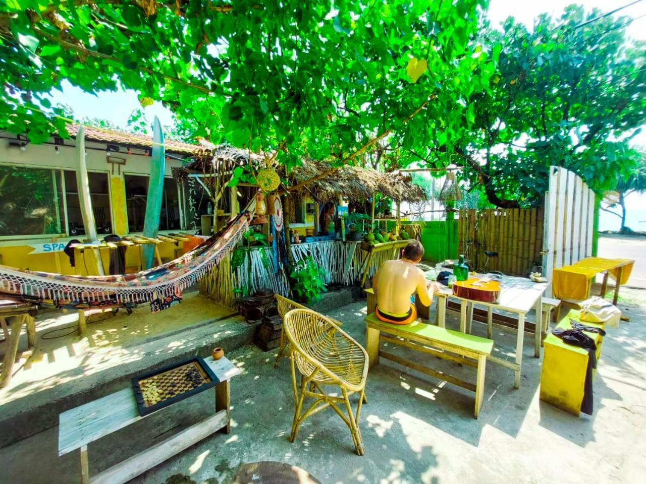 Albergue Gaia Ocean Surf Yoga Ahangama Exterior foto