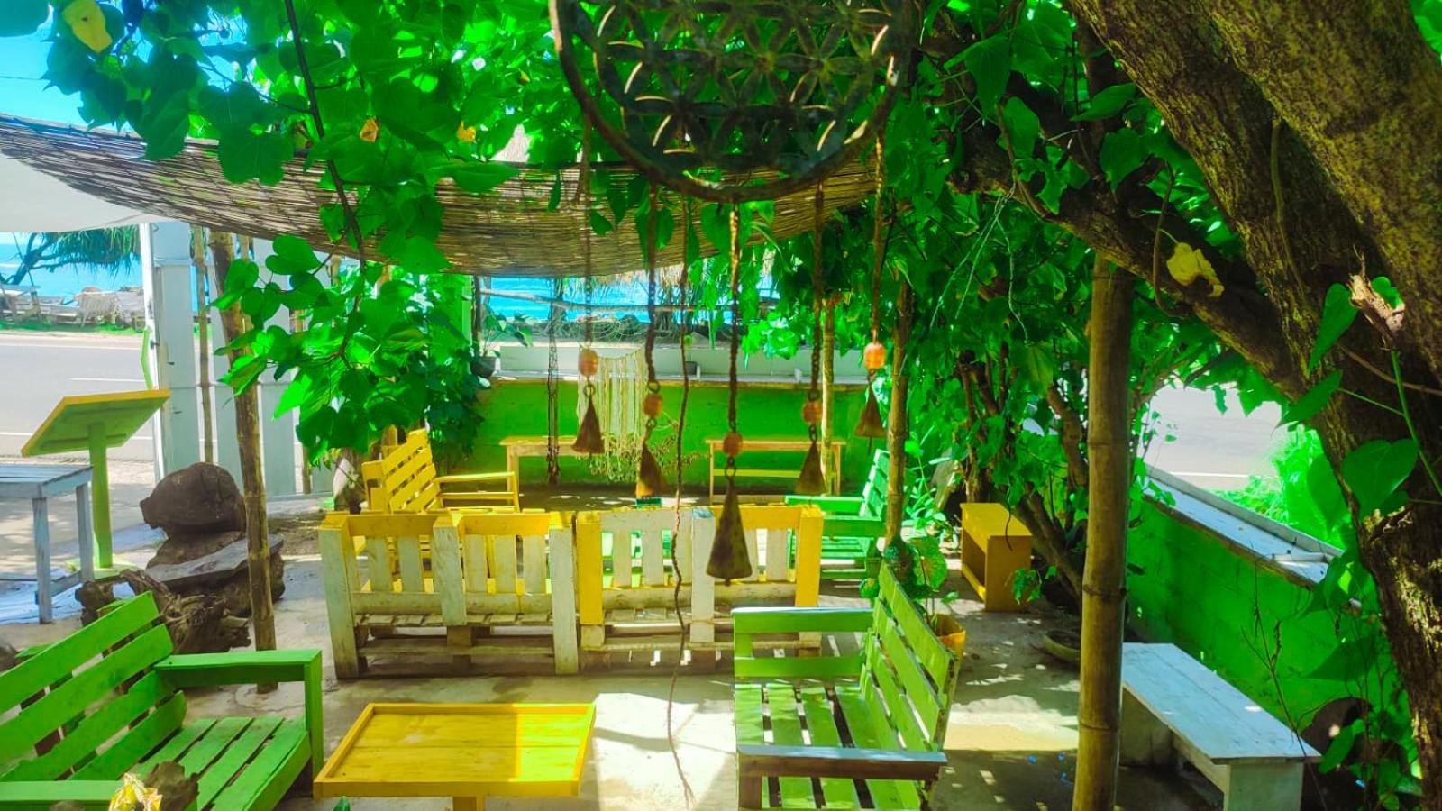 Albergue Gaia Ocean Surf Yoga Ahangama Exterior foto